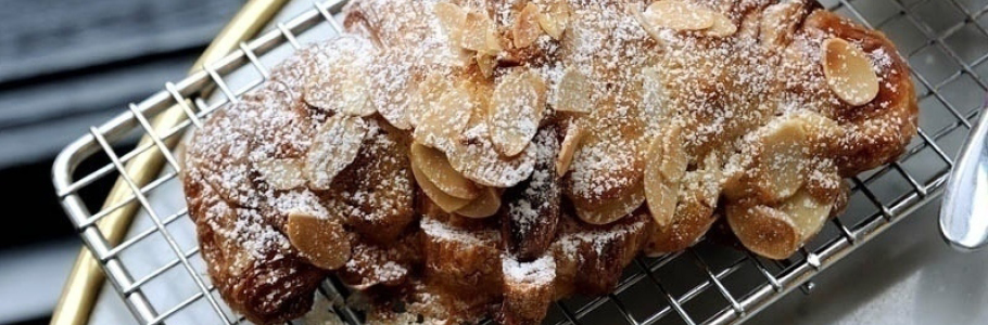 Daci & Daci Almond Croissant